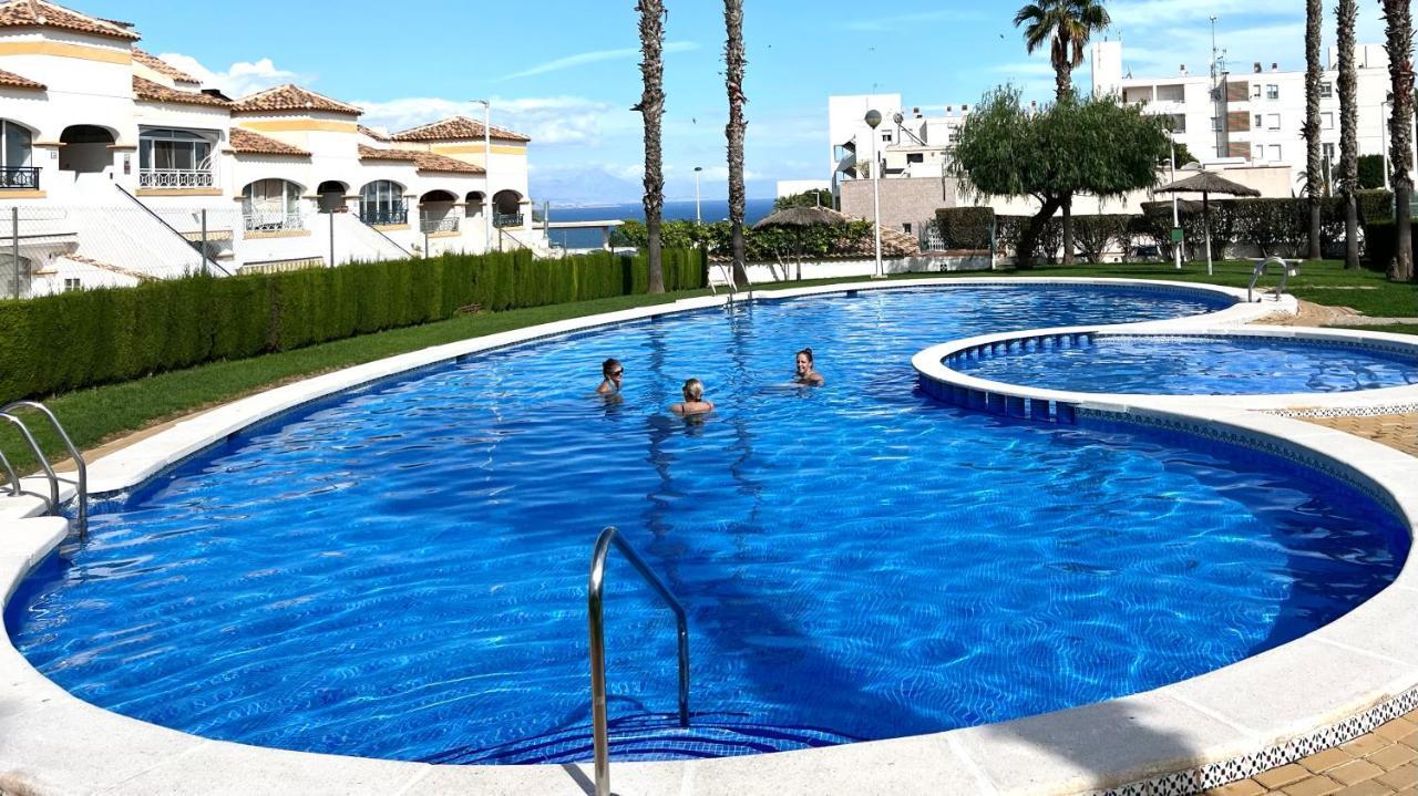Top-Floor Apartment With 65 M2 Sun Terrace, Renovated Kitchen And Bathroom Gran Alacant Exterior photo